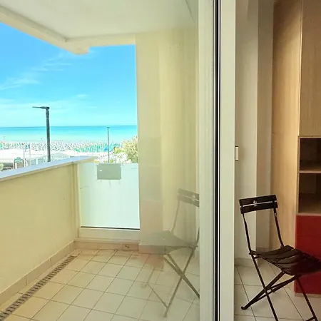 Se174 - Senigallia, Luminoso Bilocale Fronte Mare Сенигаллия